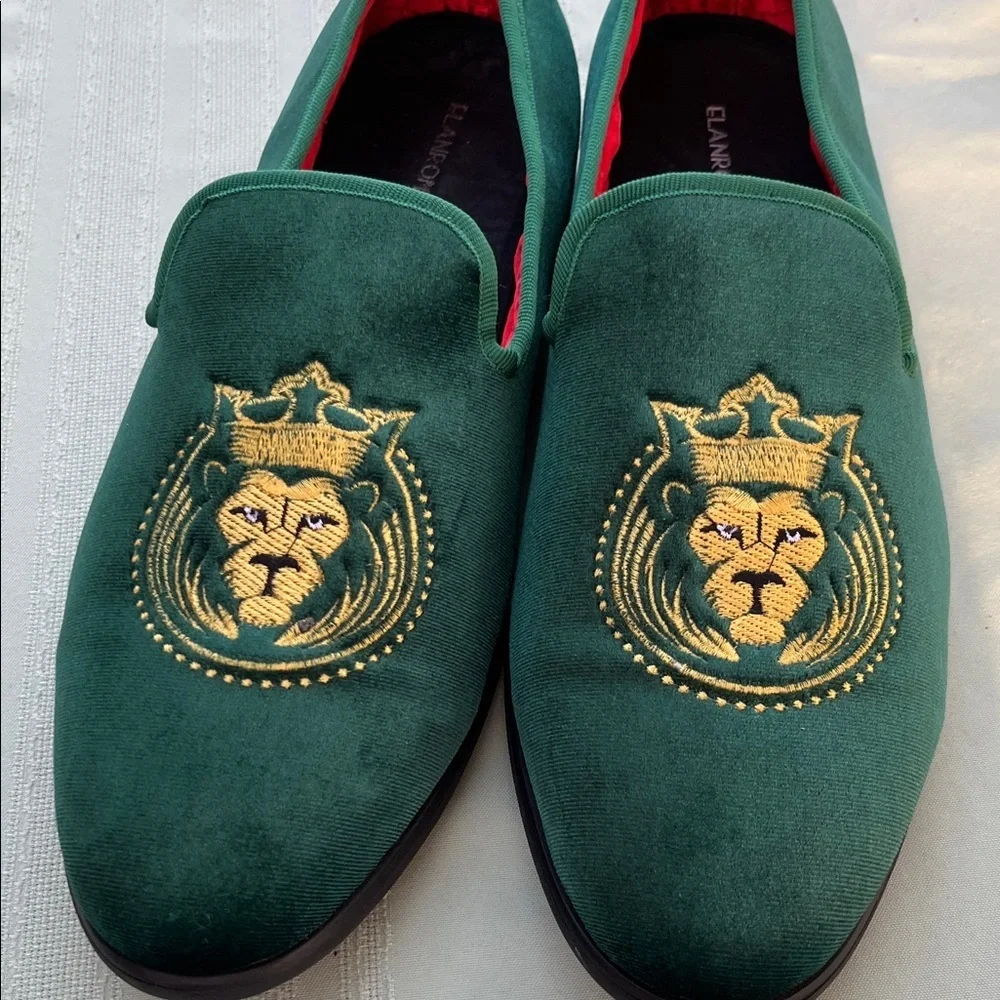 Men's Emerald Green Velvet Slip-On Loafers with Gold Lion Crest size 12-13